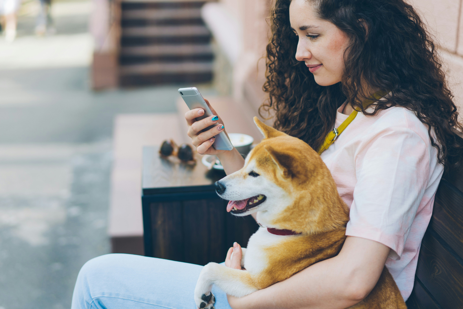 Consumer happy to receive a targeted ecommerce email